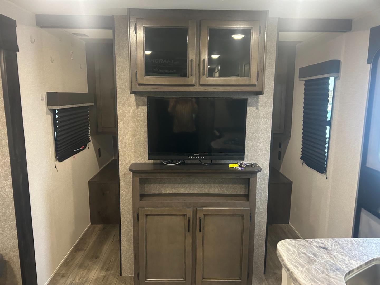 2021 White /TAN Highland Ridge RV, Inc OPEN RANGE 26BHS (58TBH0BP7M1) , located at 17760 Hwy 62, Morris, OK, 74445, 35.609104, -95.877060 - Photo#19